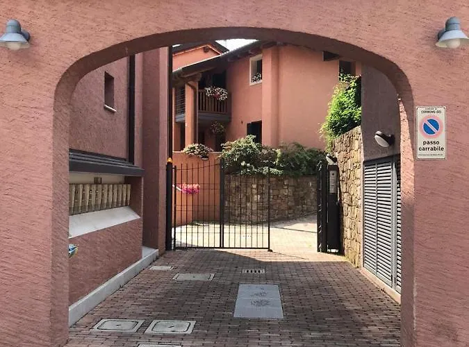 Casa Del Balcone Fiorito